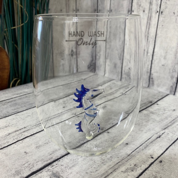 NEW! SEAHORSE “SWIMMING” IN WINE GLASS! - Picture 3 of 3